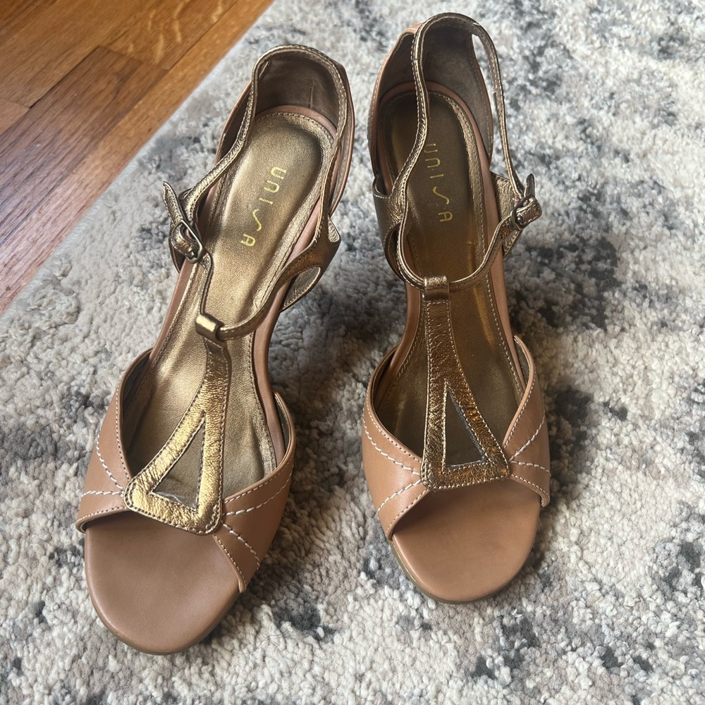 Unisa Heels